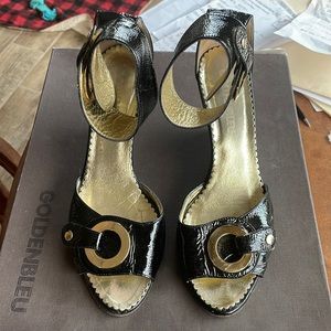 Goldenbleu Caitlyn black patent wedges
